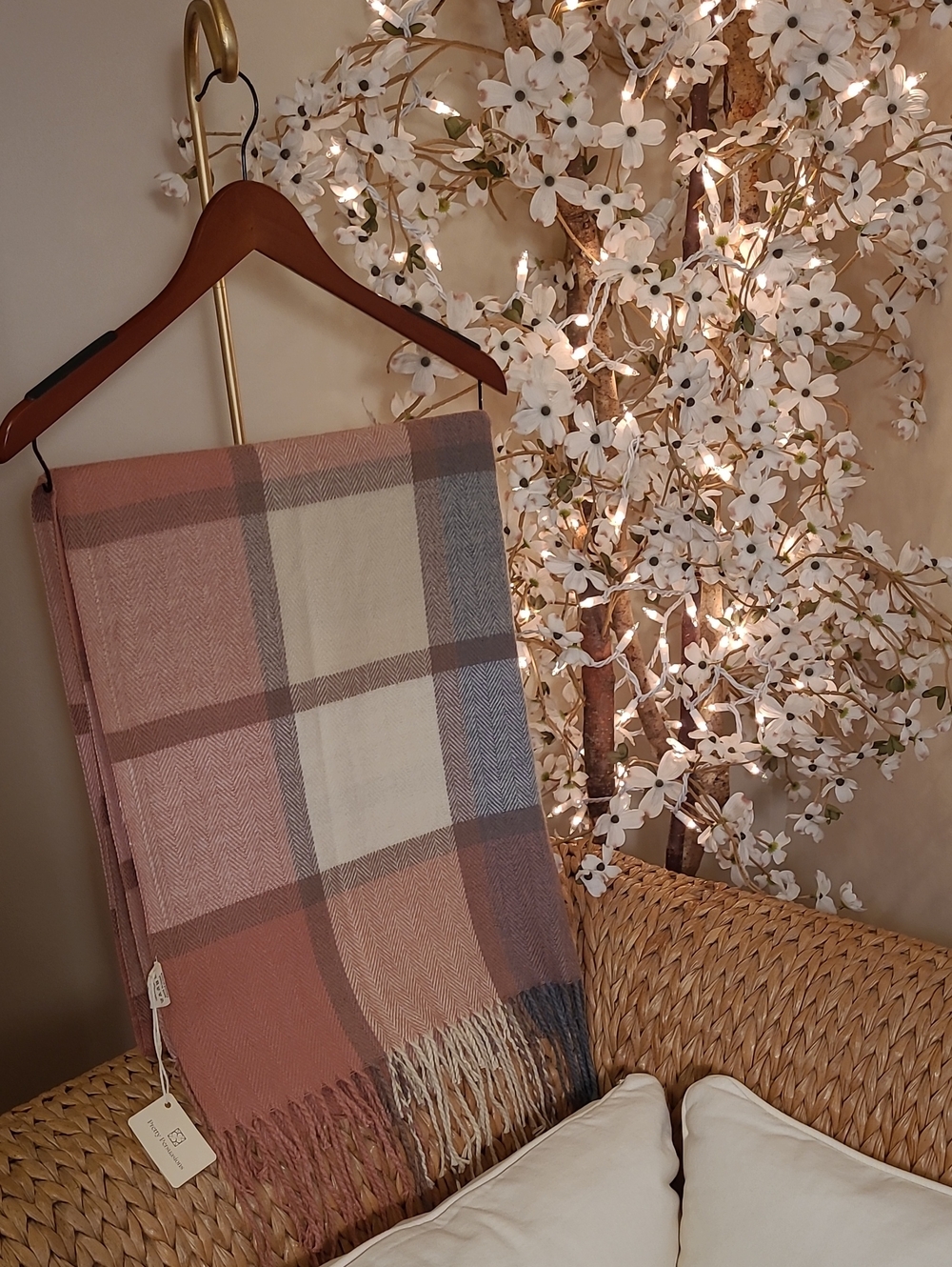 NWT Beautiful Warm Blanket Scarf